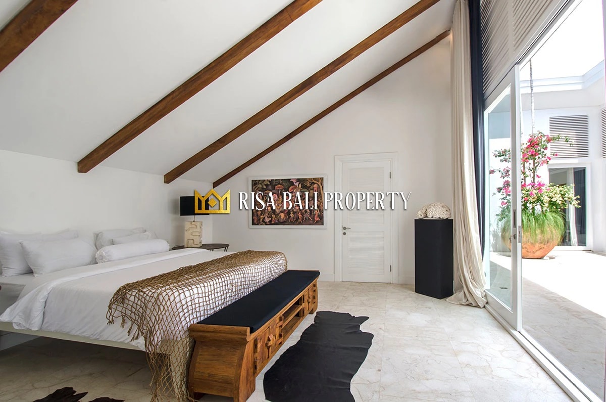 AMAZING LUXURY 5+1 BEDROOMS VILLA