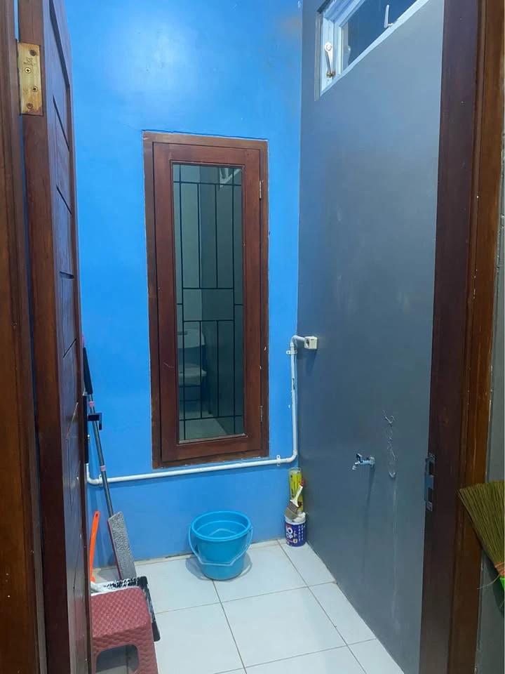 Disewakan Rumah 2 KT 1 KM