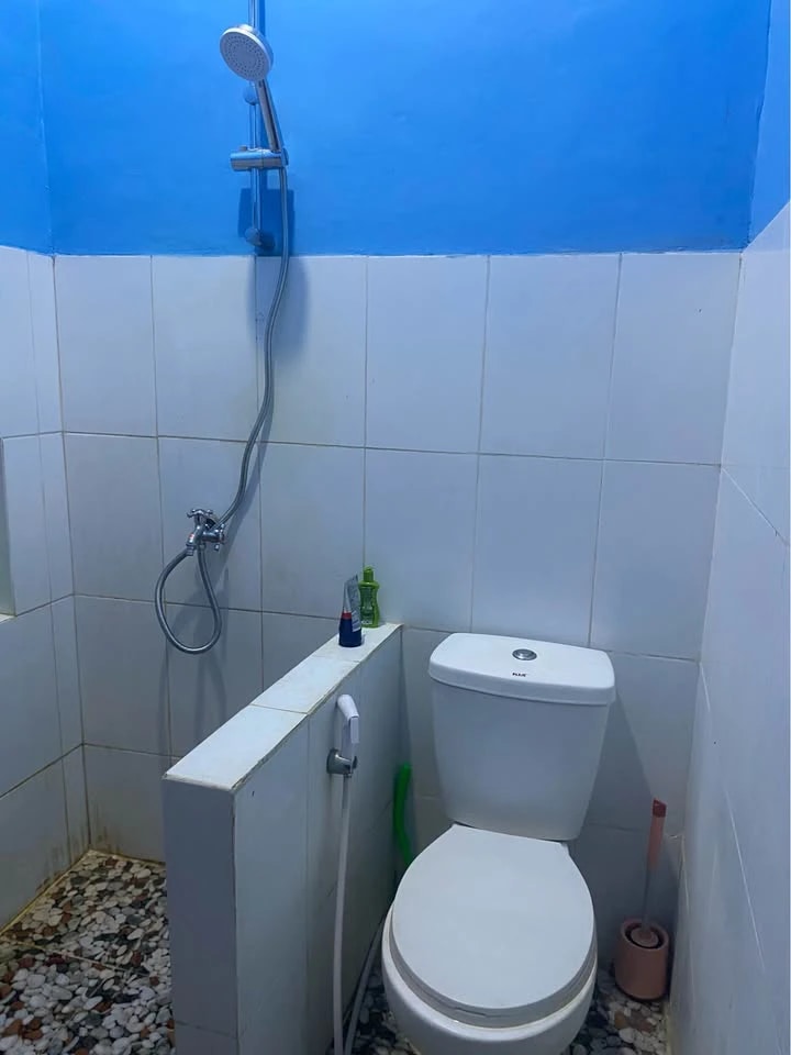 Disewakan Rumah 2 KT 1 KM