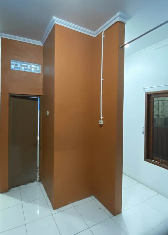 Disewakan Rumah 2 KT 1 KM
