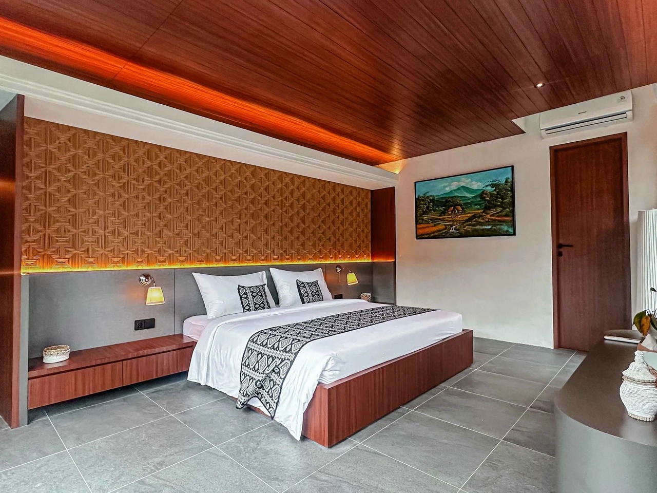Spacious 4BR Villa w/ Private Pool and G