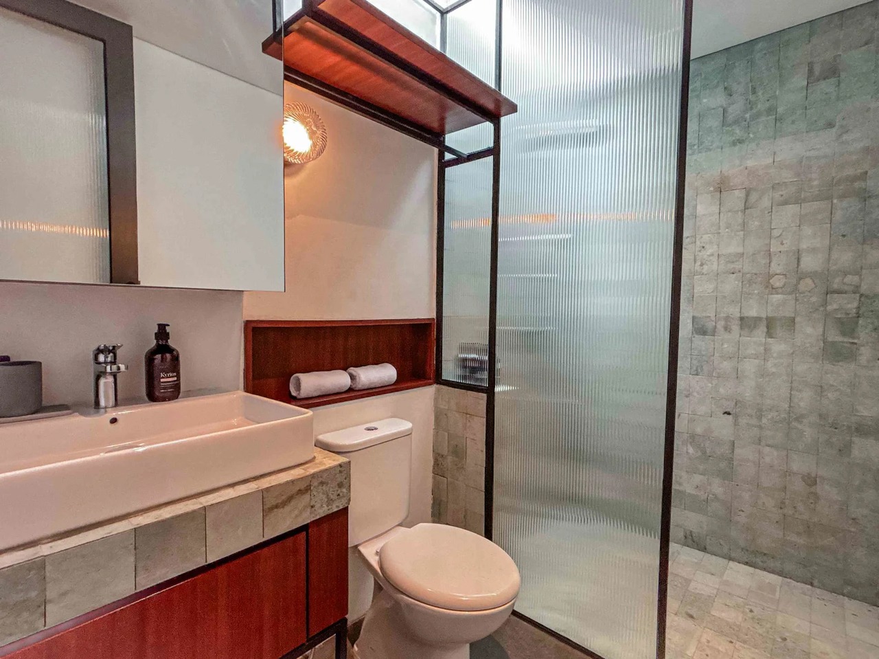 Spacious 4BR Villa w/ Private Pool and G