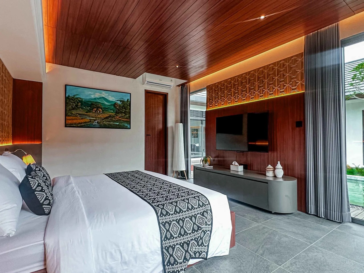 Spacious 4BR Villa w/ Private Pool and G
