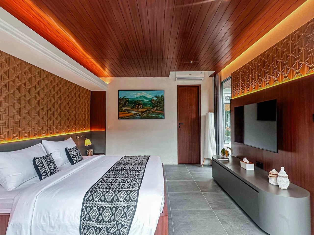 Spacious 4BR Villa w/ Private Pool and G