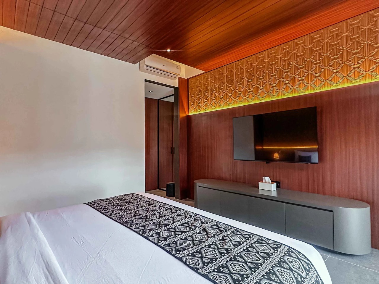 Spacious 4BR Villa w/ Private Pool and G
