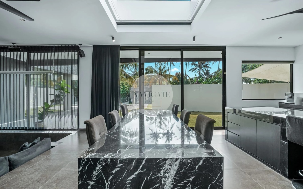 Villa Blackie | Luxury Living Open Views