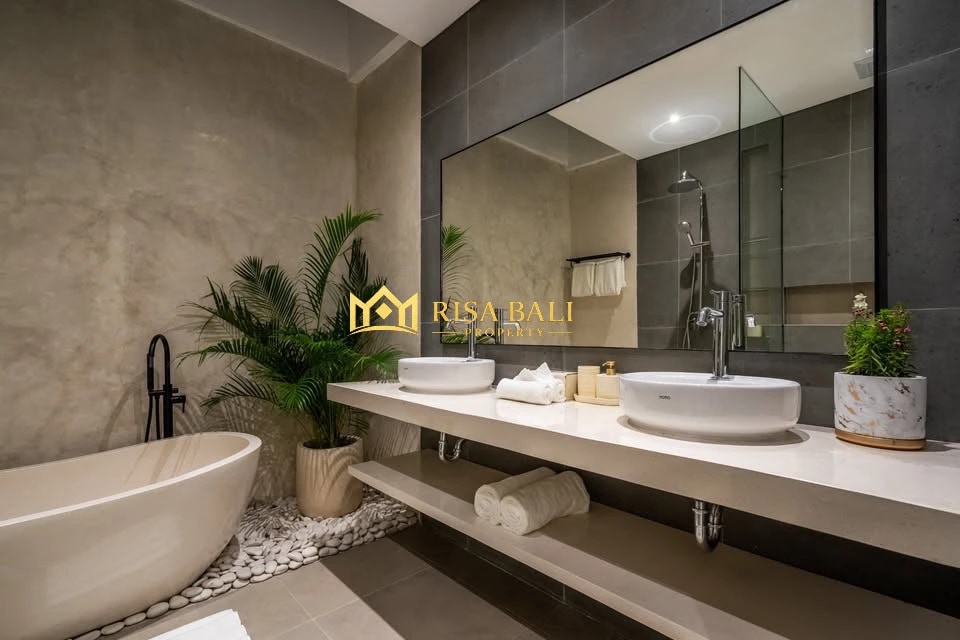 LUXURY 2 AND 1-BEDROOM PRIVATE