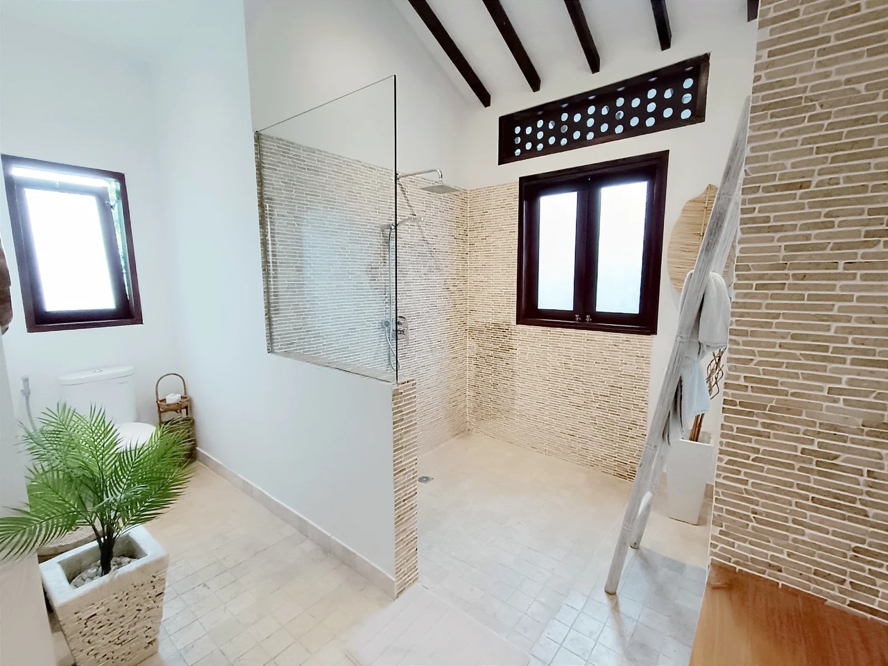 Family-Friendly 4BR Villa w/ Pool & Home