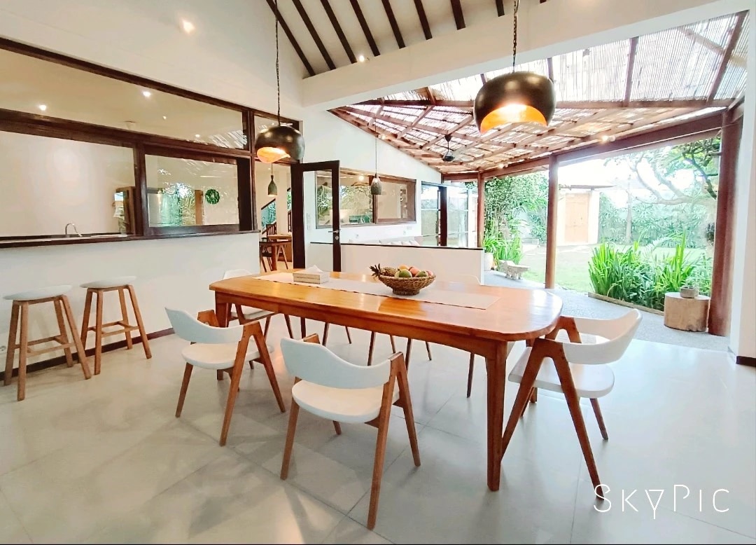 Family-Friendly 4BR Villa w/ Pool & Home