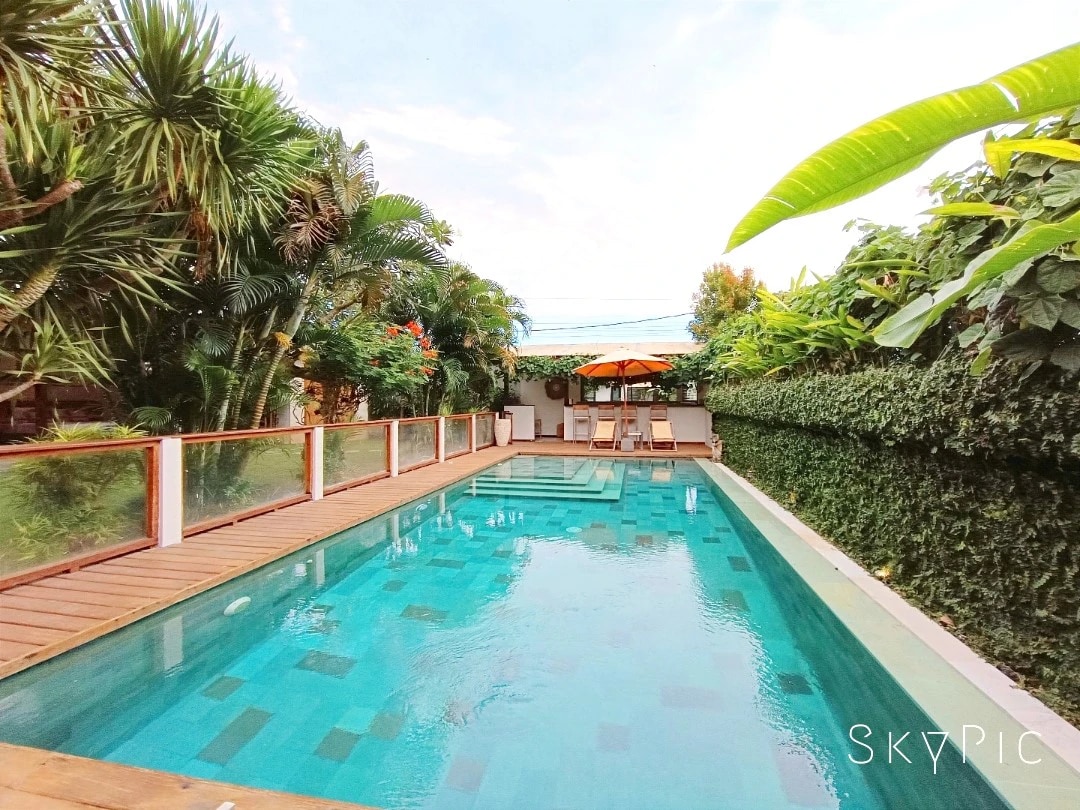 Family-Friendly 4BR Villa w/ Pool & Home