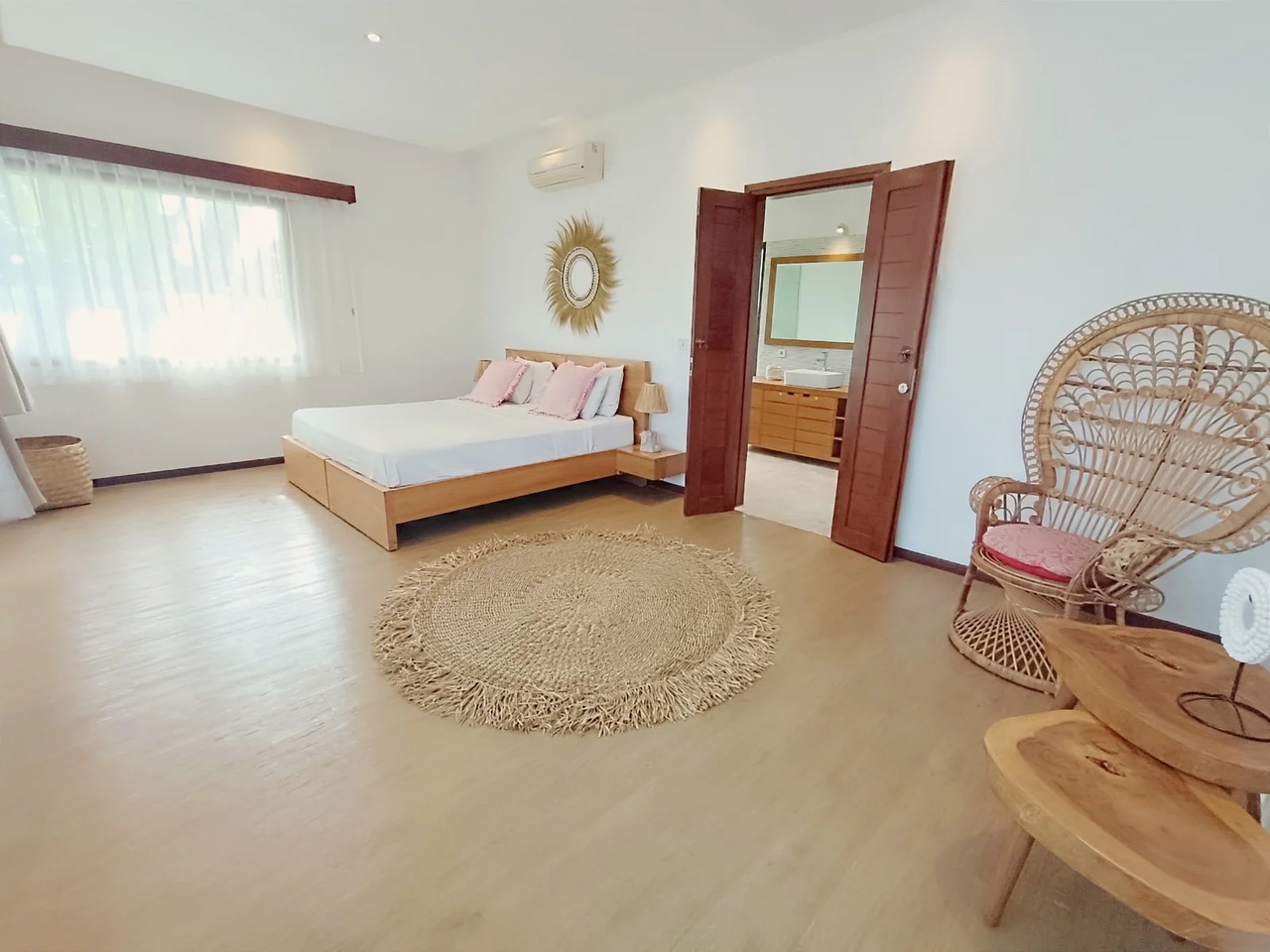 Family-Friendly 4BR Villa w/ Pool & Home