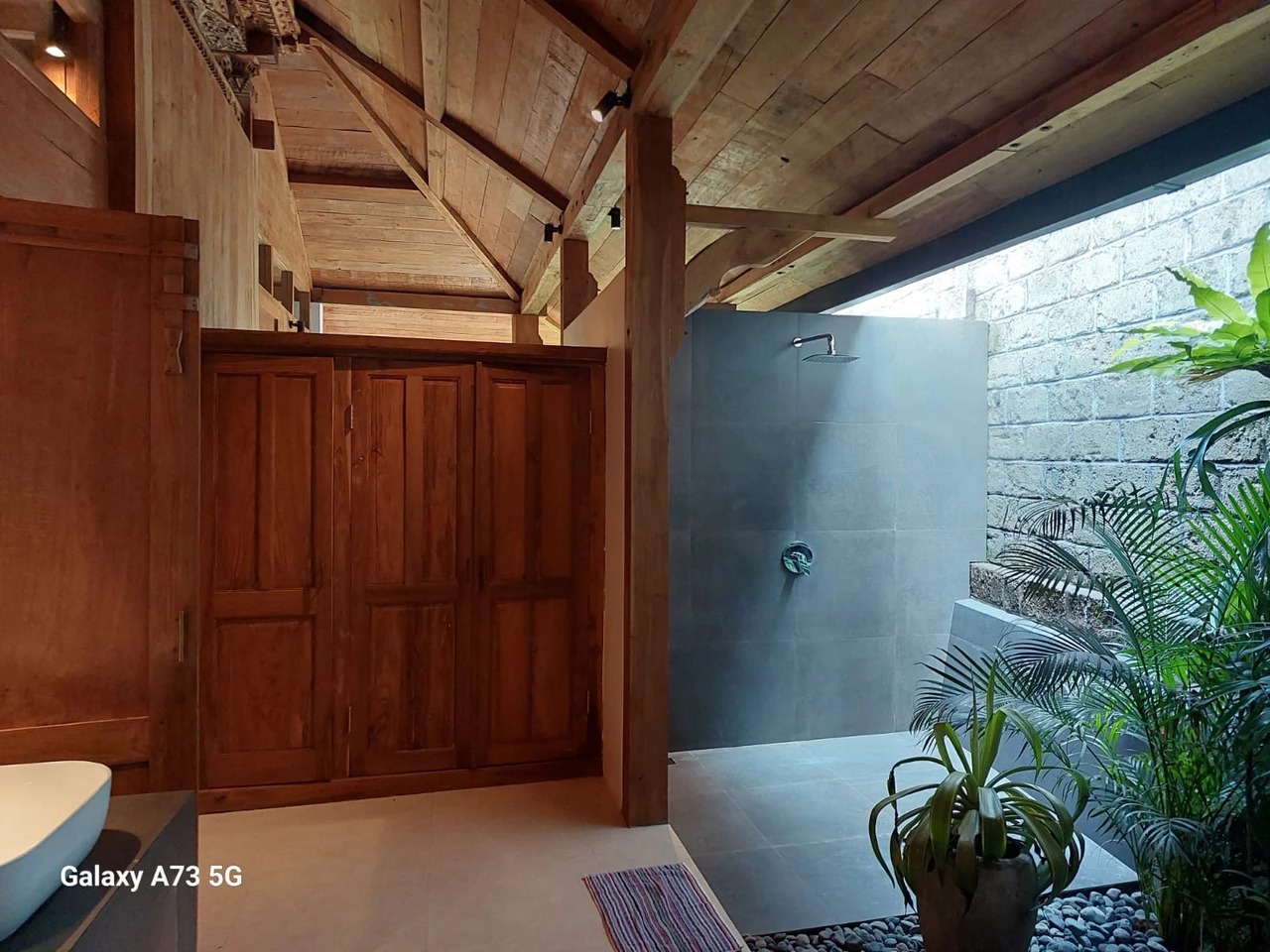 Stunning mix contemporary joglo villa