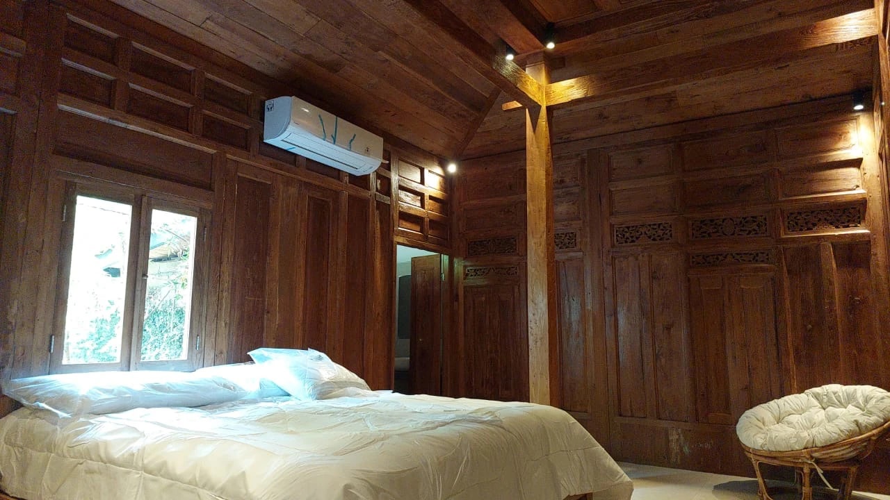 Stunning mix contemporary joglo villa