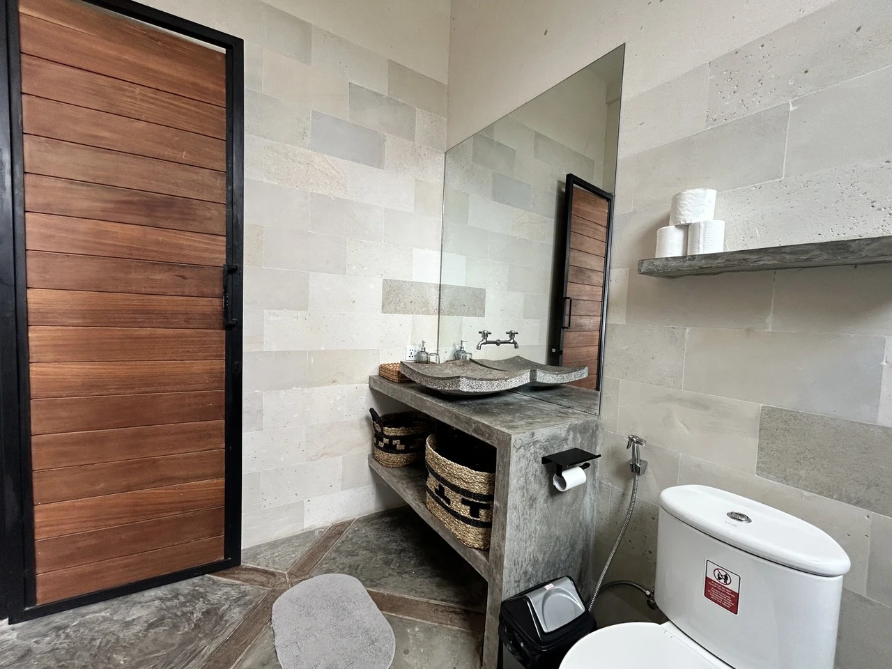 Modern 2BR Ocean-View Apartment