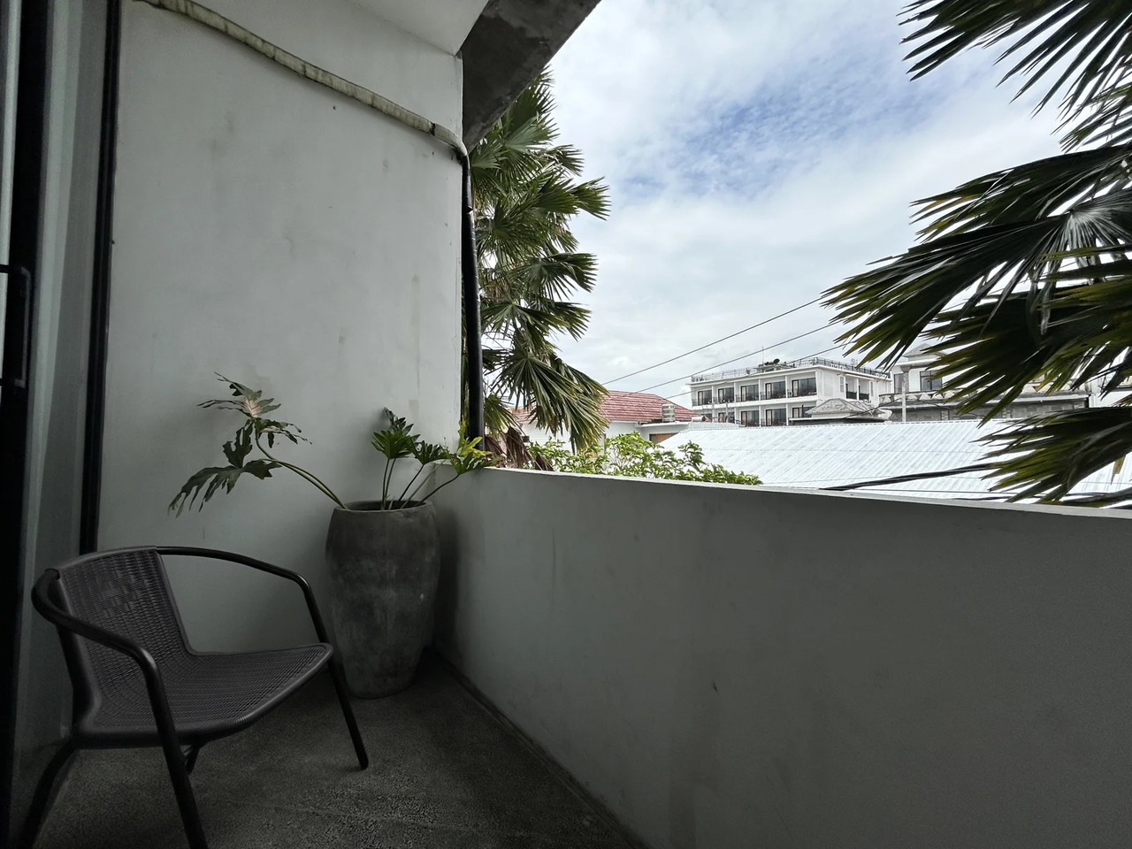 Modern 2BR Ocean-View Apartment