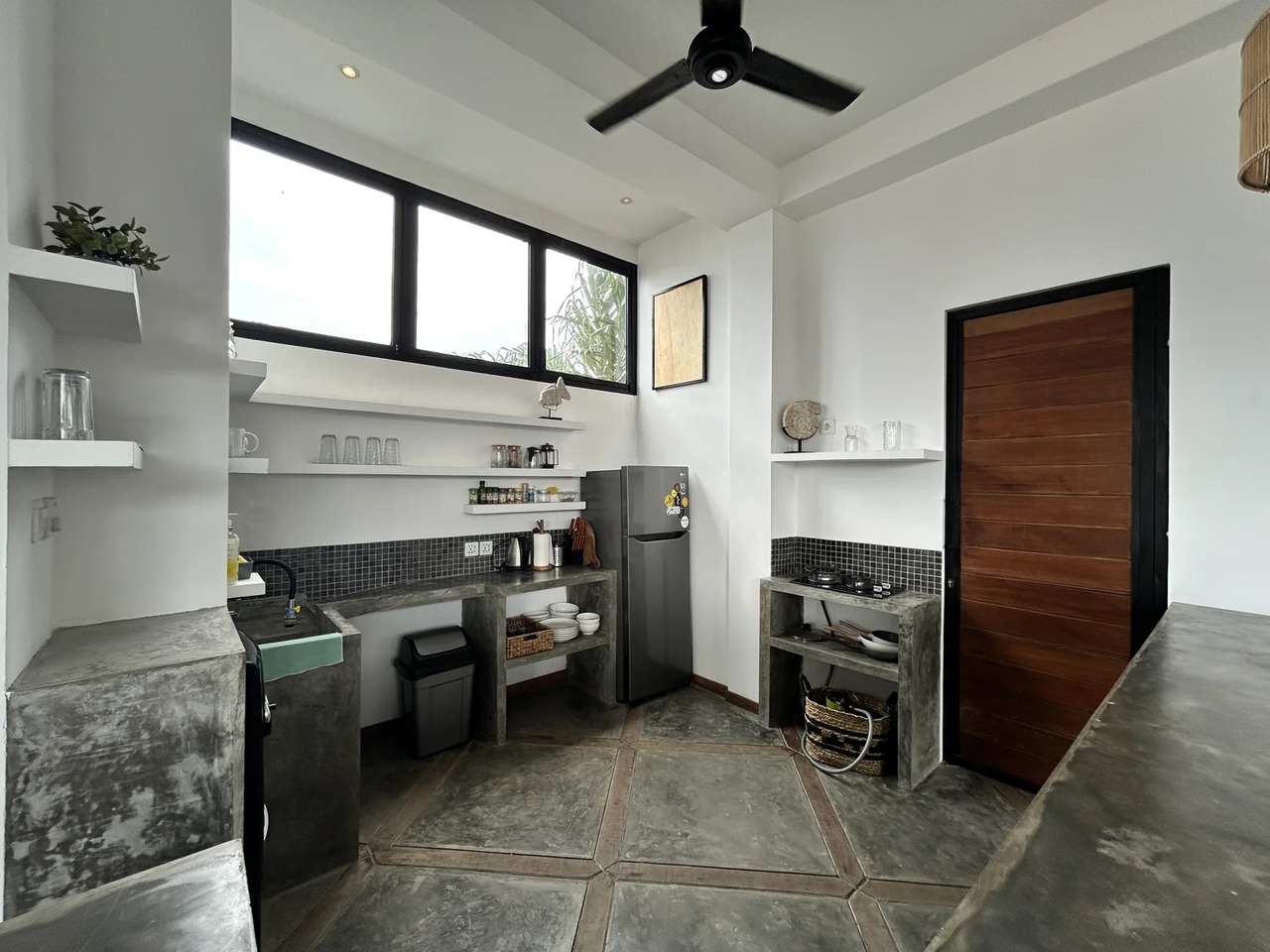 Modern 2BR Ocean-View Apartment