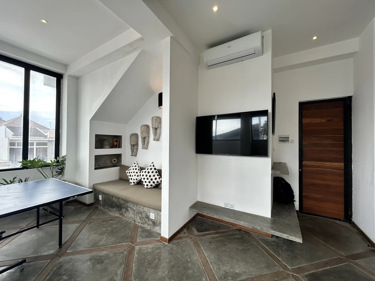 Modern 2BR Ocean-View Apartment