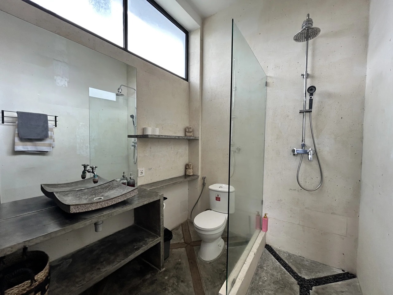 Modern 2BR Ocean-View Apartment
