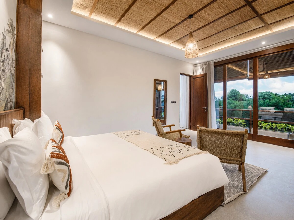Stylish 5BR Beach villa Canggu 5 mins to beach