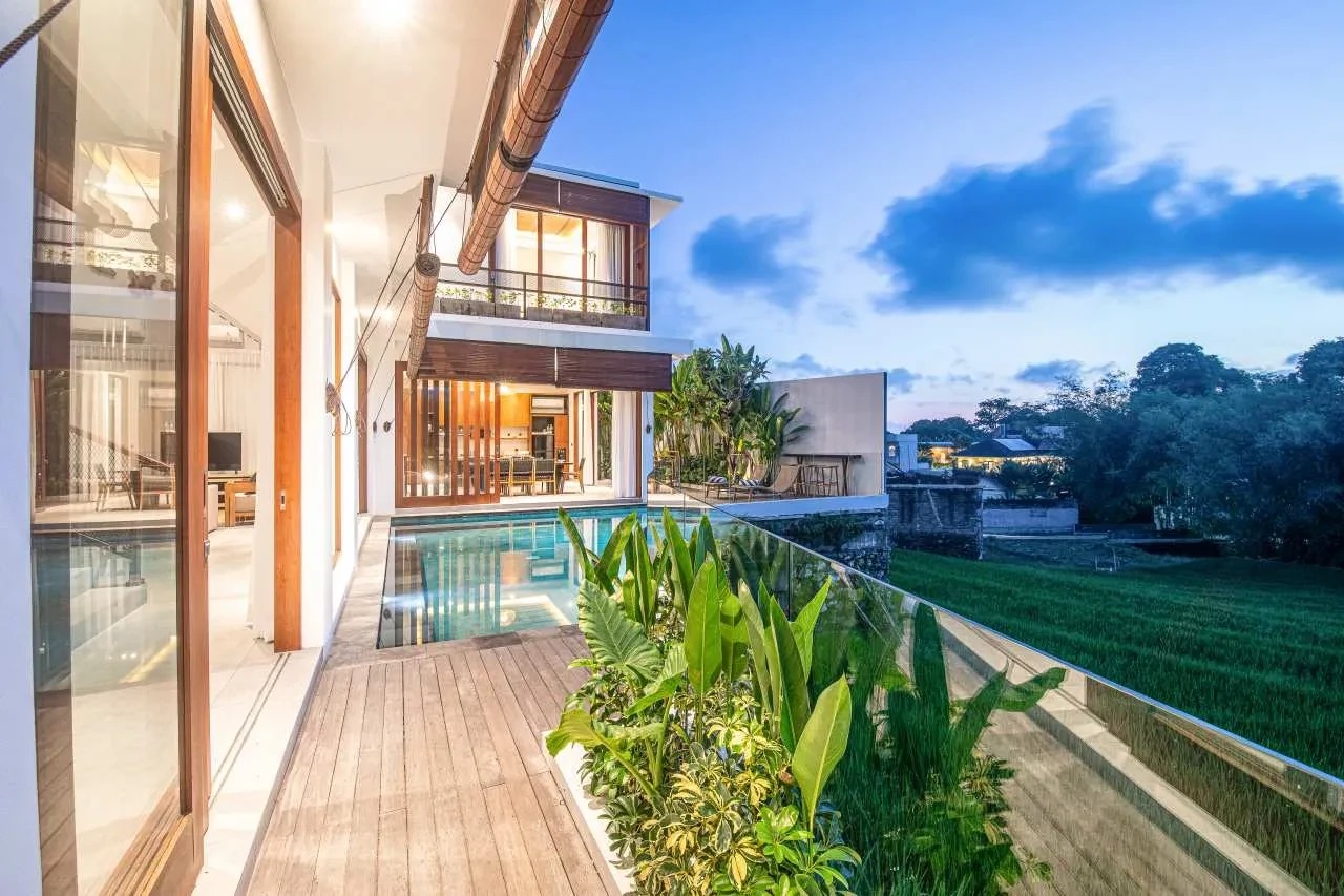 Stylish 5BR Beach villa Canggu 5 mins to beach
