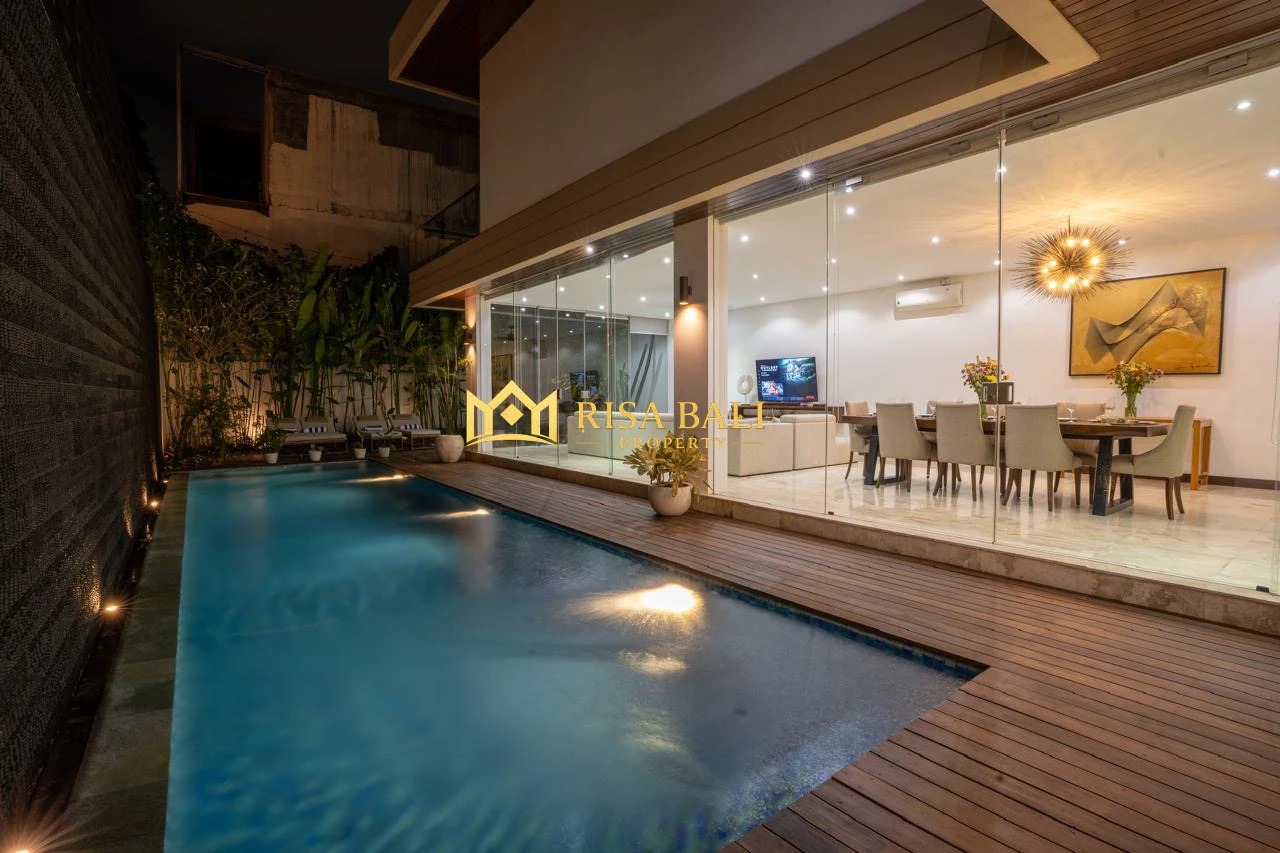 LUXURY 4-BEDROOM VILLA IN BERAWA