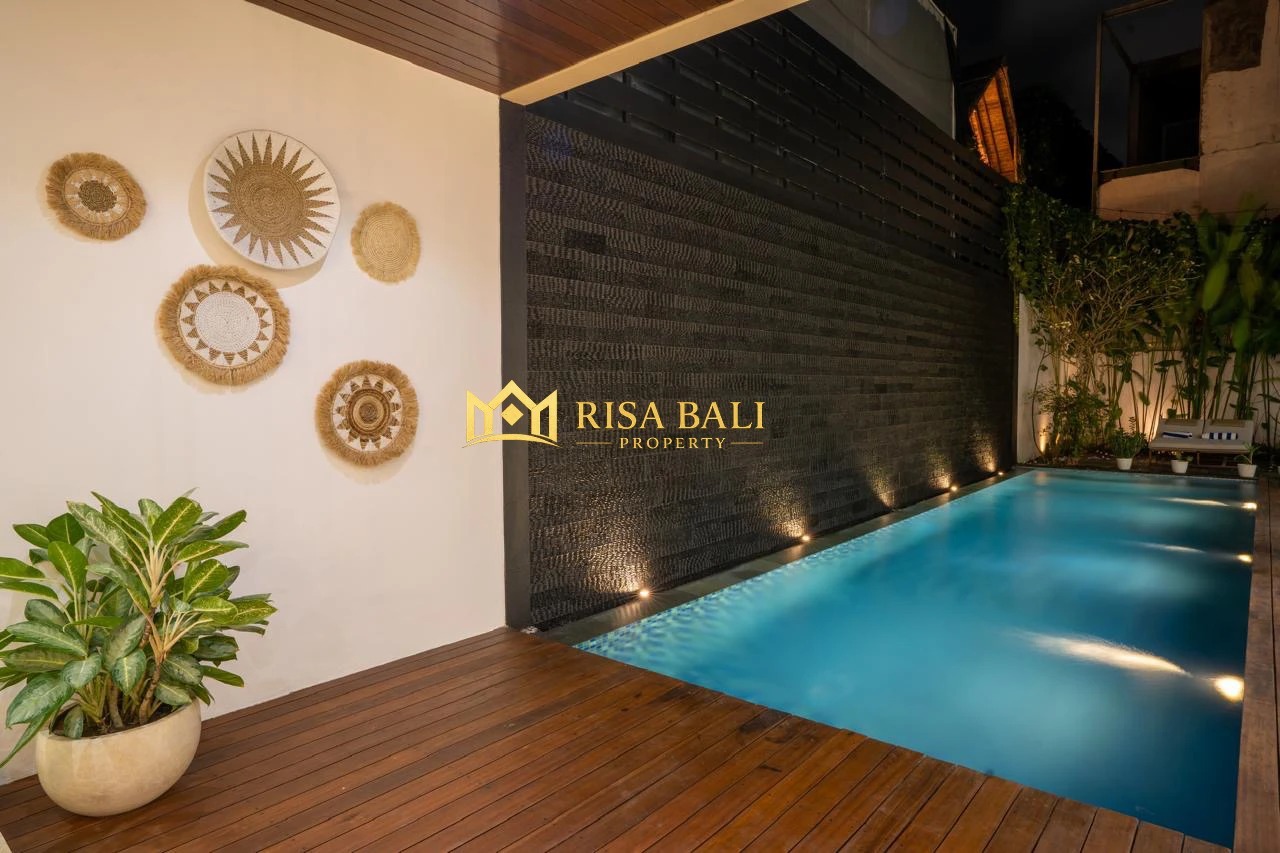 LUXURY 4-BEDROOM VILLA IN BERAWA