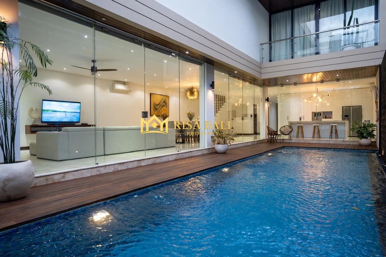 LUXURY 4-BEDROOM VILLA IN BERAWA