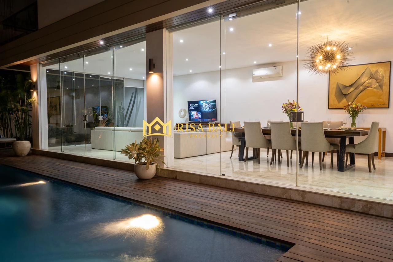 LUXURY 4-BEDROOM VILLA IN BERAWA