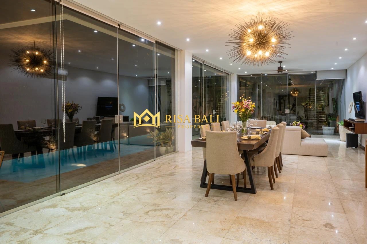 LUXURY 4-BEDROOM VILLA IN BERAWA