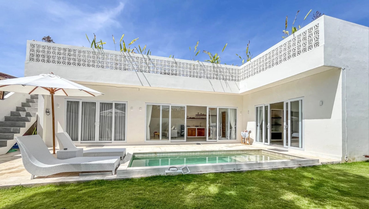 2BR Villa w/ Pool & Huge Garden