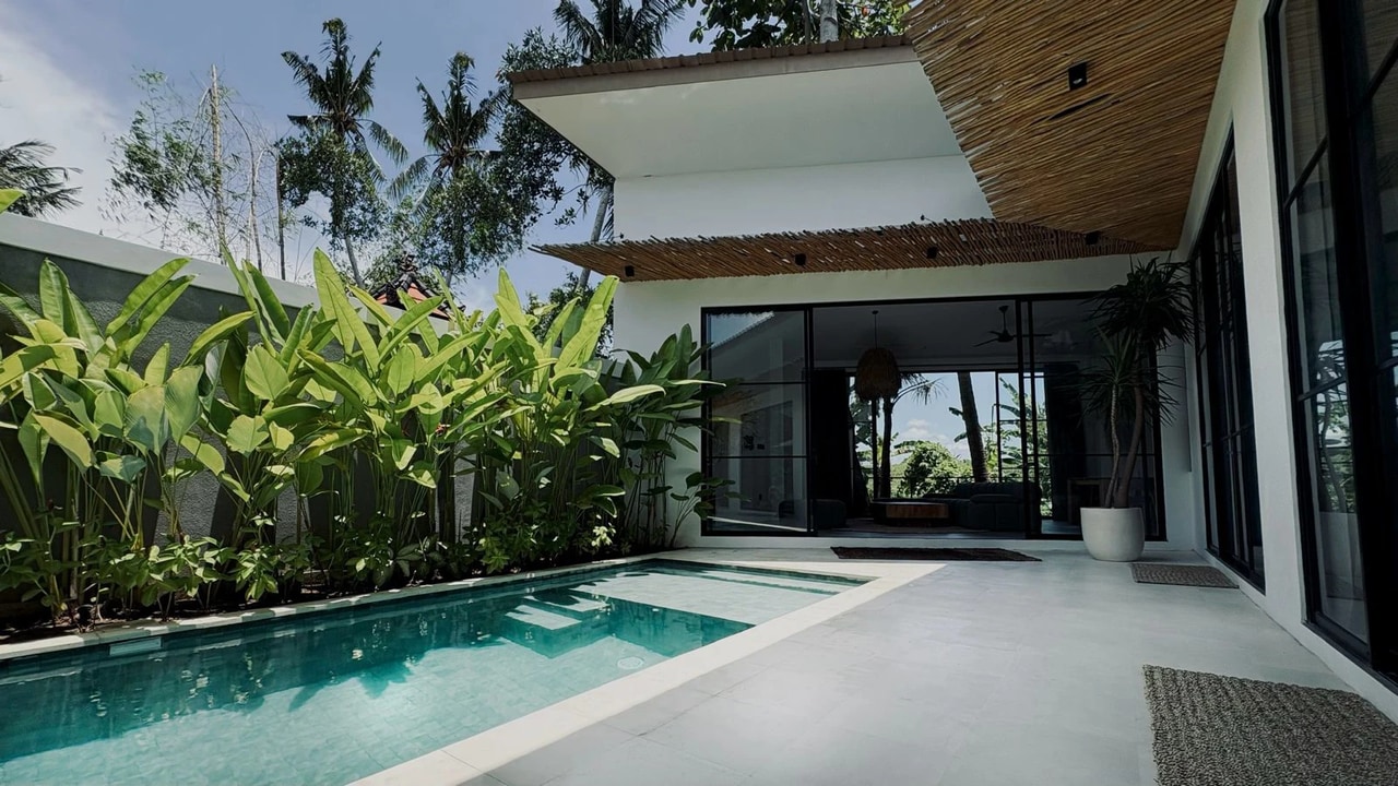 4 Bedroom Tropical Villa in Tanah Lot