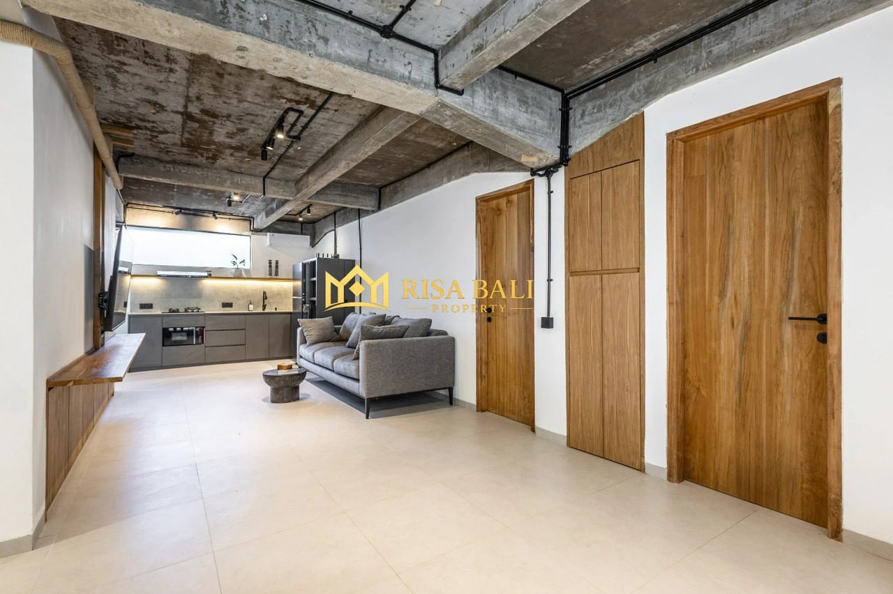 STUNNING 2-BEDROOM APARTMENT 