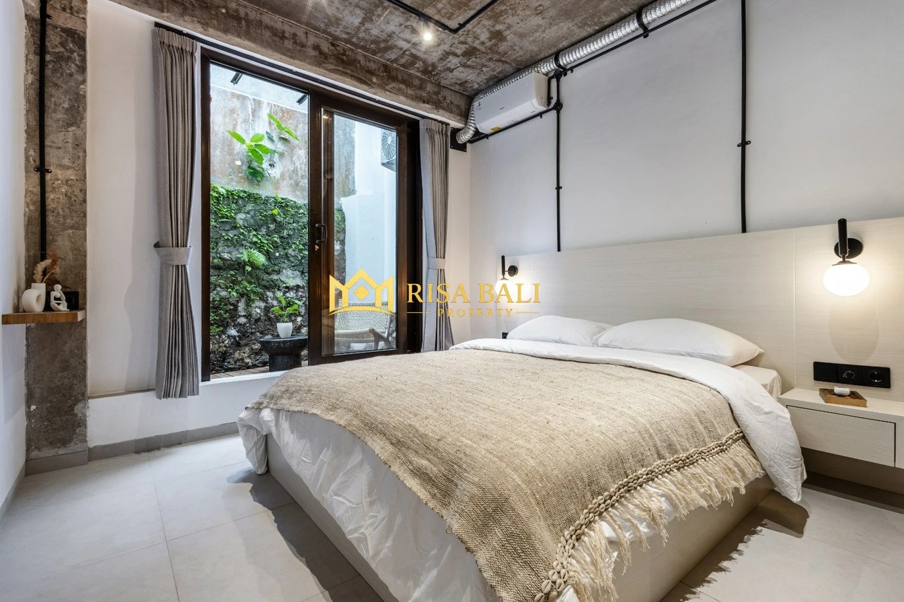 STUNNING 2-BEDROOM APARTMENT 