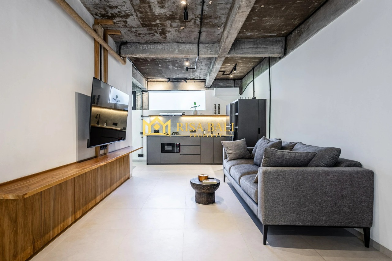 STUNNING 2-BEDROOM APARTMENT 