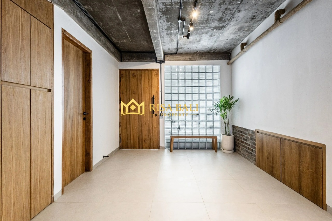 STUNNING 2-BEDROOM APARTMENT 