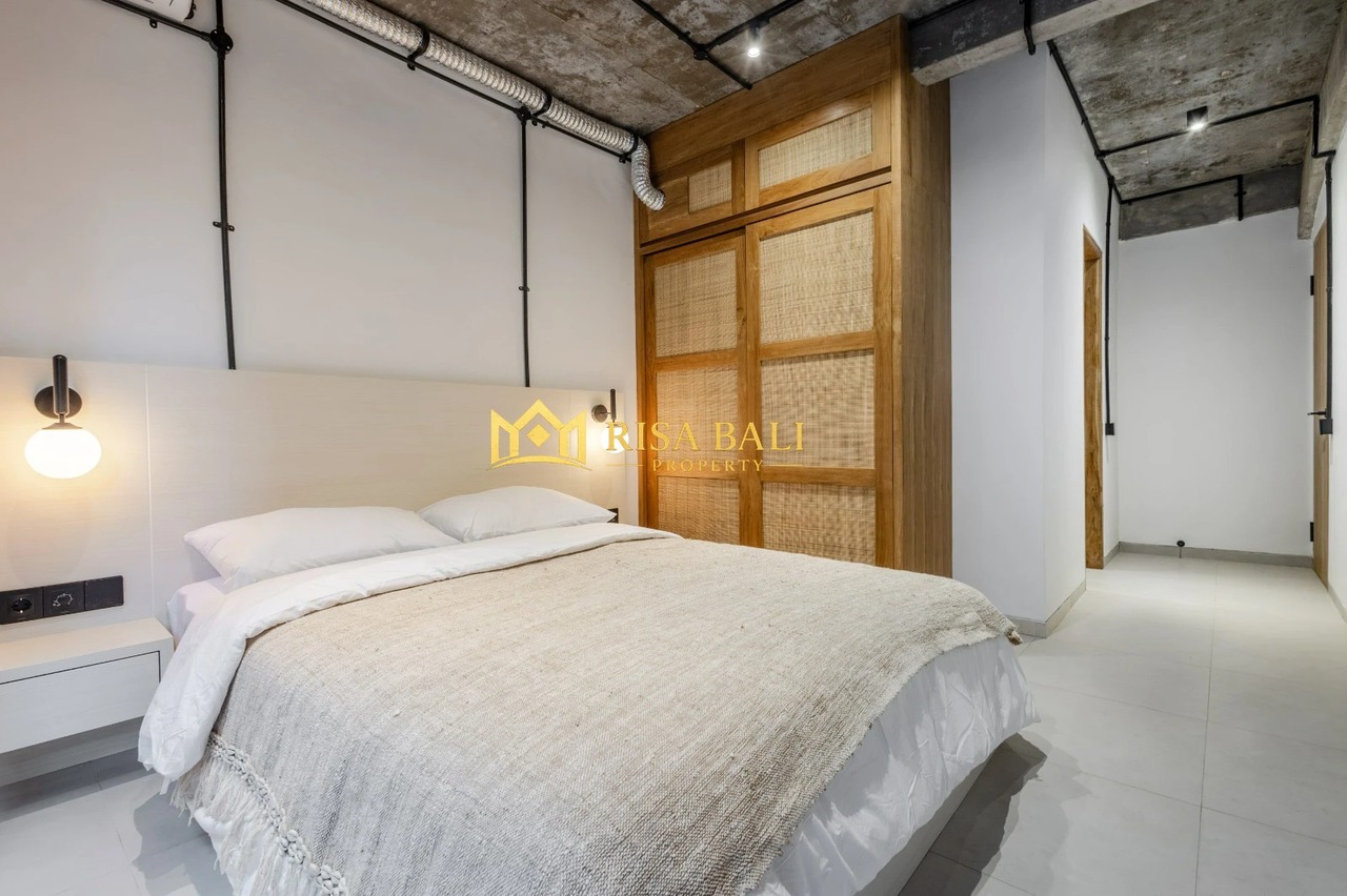 STUNNING 2-BEDROOM APARTMENT 