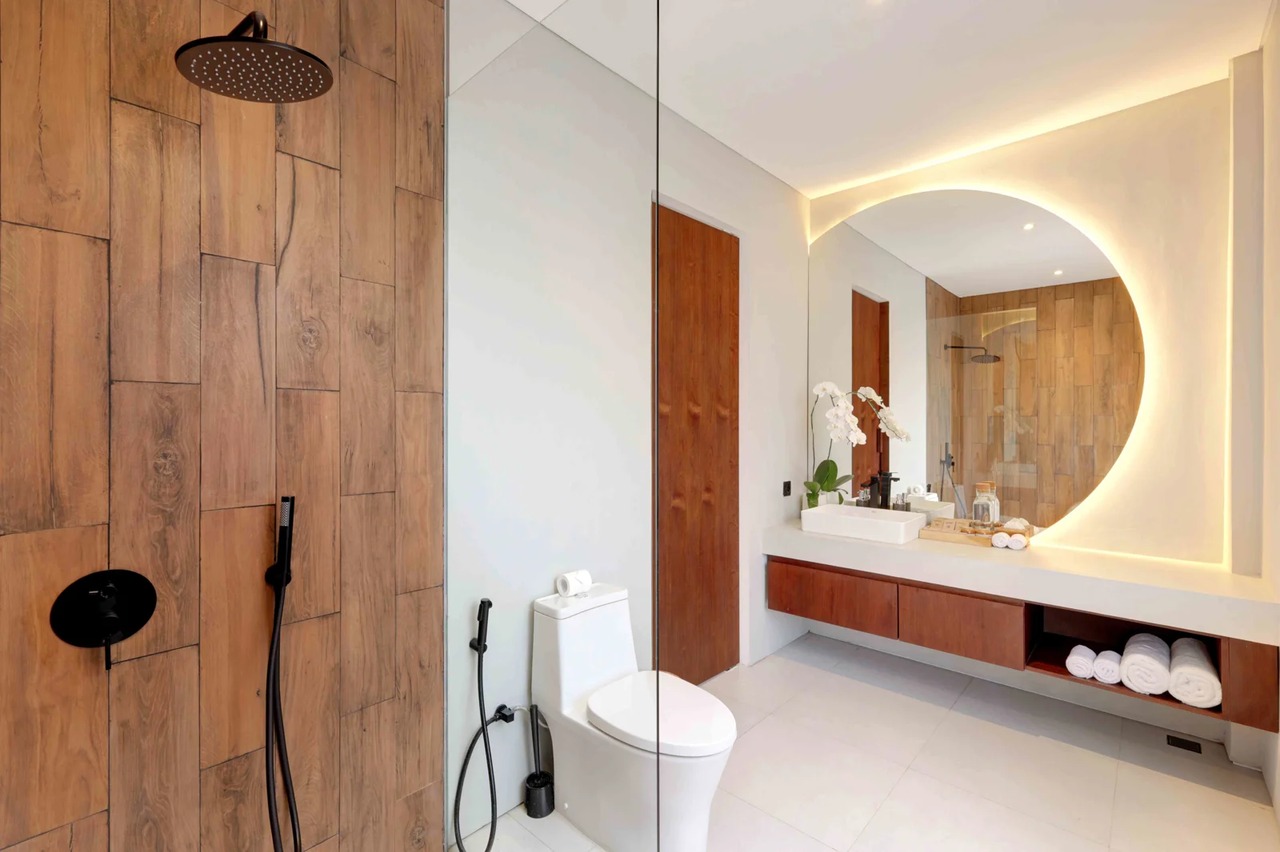 Luxury 3BR Villa w/ Rooftop Pool and Oce