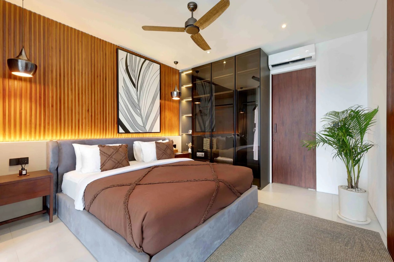 Luxury 3BR Villa w/ Rooftop Pool and Oce