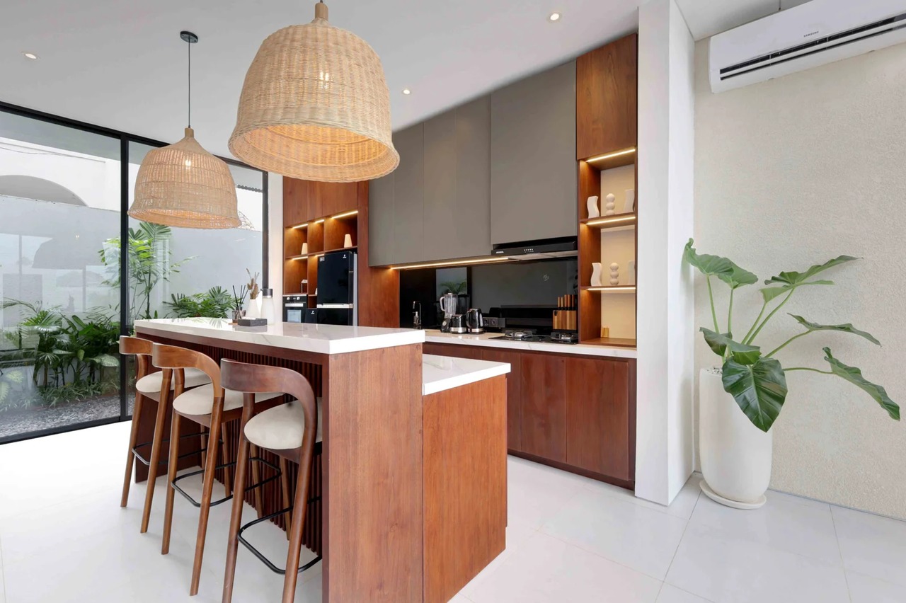 Luxury 3BR Villa w/ Rooftop Pool and Oce