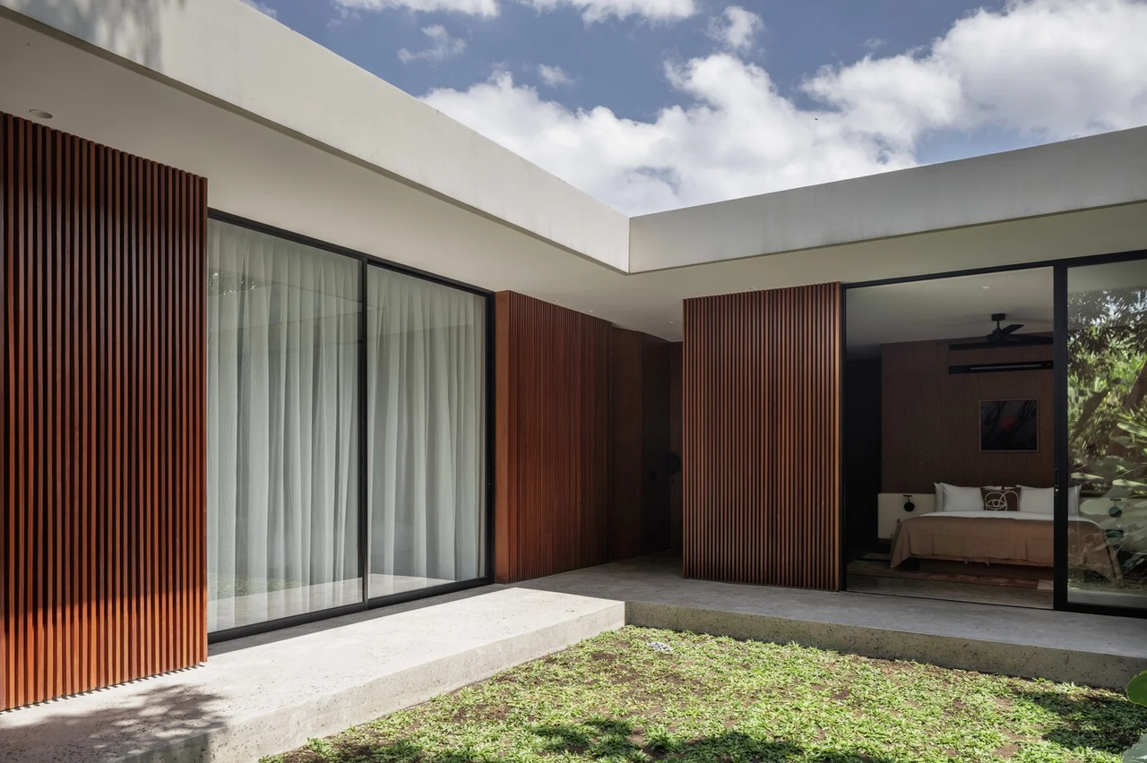 Refined 2BR Luxury Townhouse with Pool