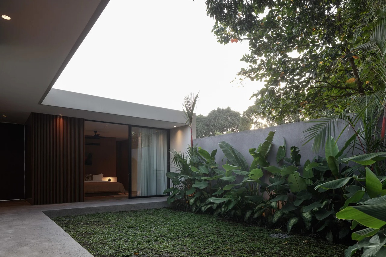 Refined 2BR Luxury Townhouse with Pool