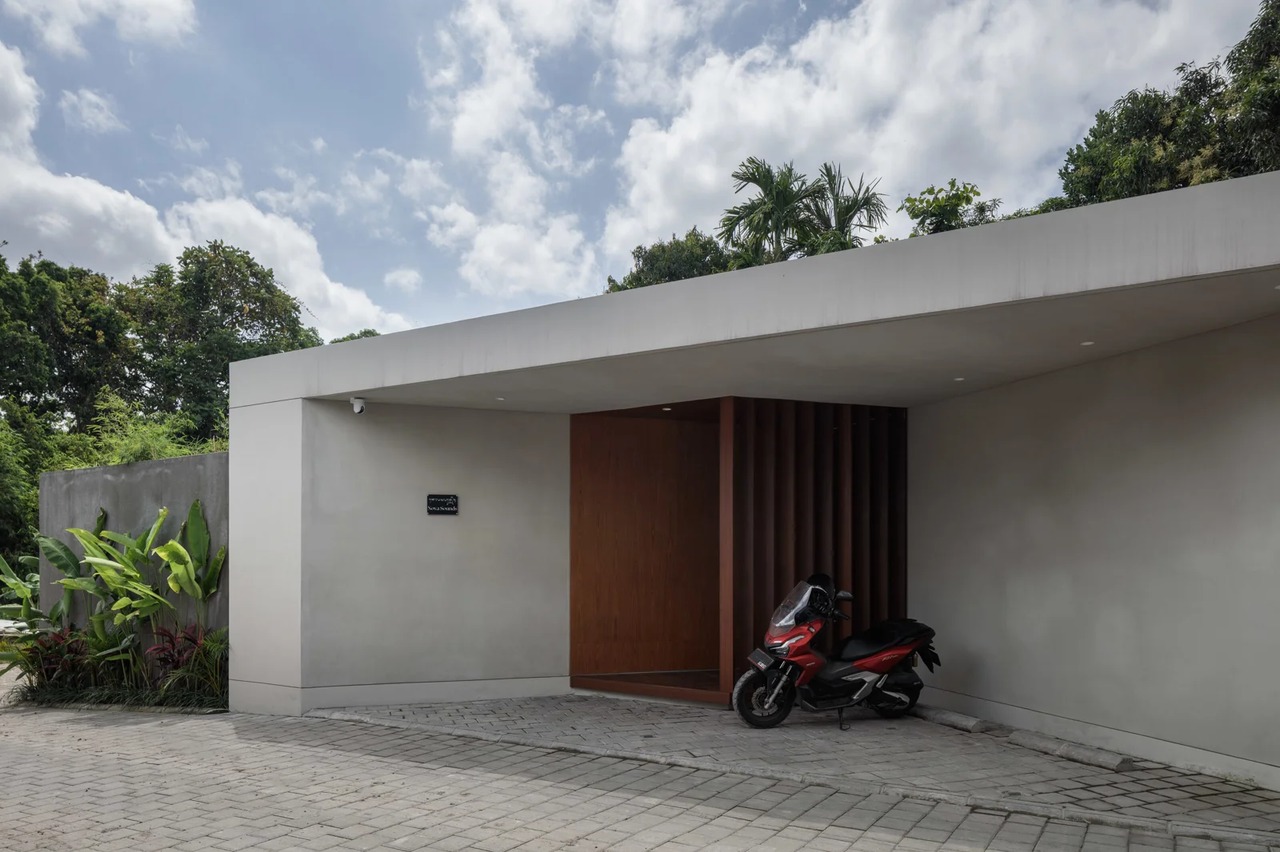 Refined 2BR Luxury Townhouse with Pool