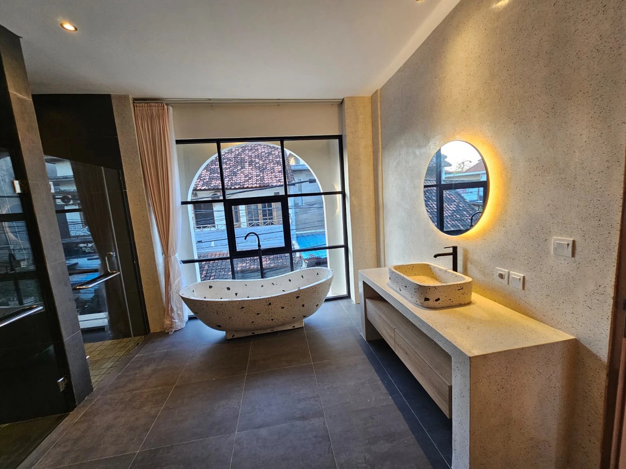 DO 85 - VILLA FOR SALE IN KEROBOKAN BALI