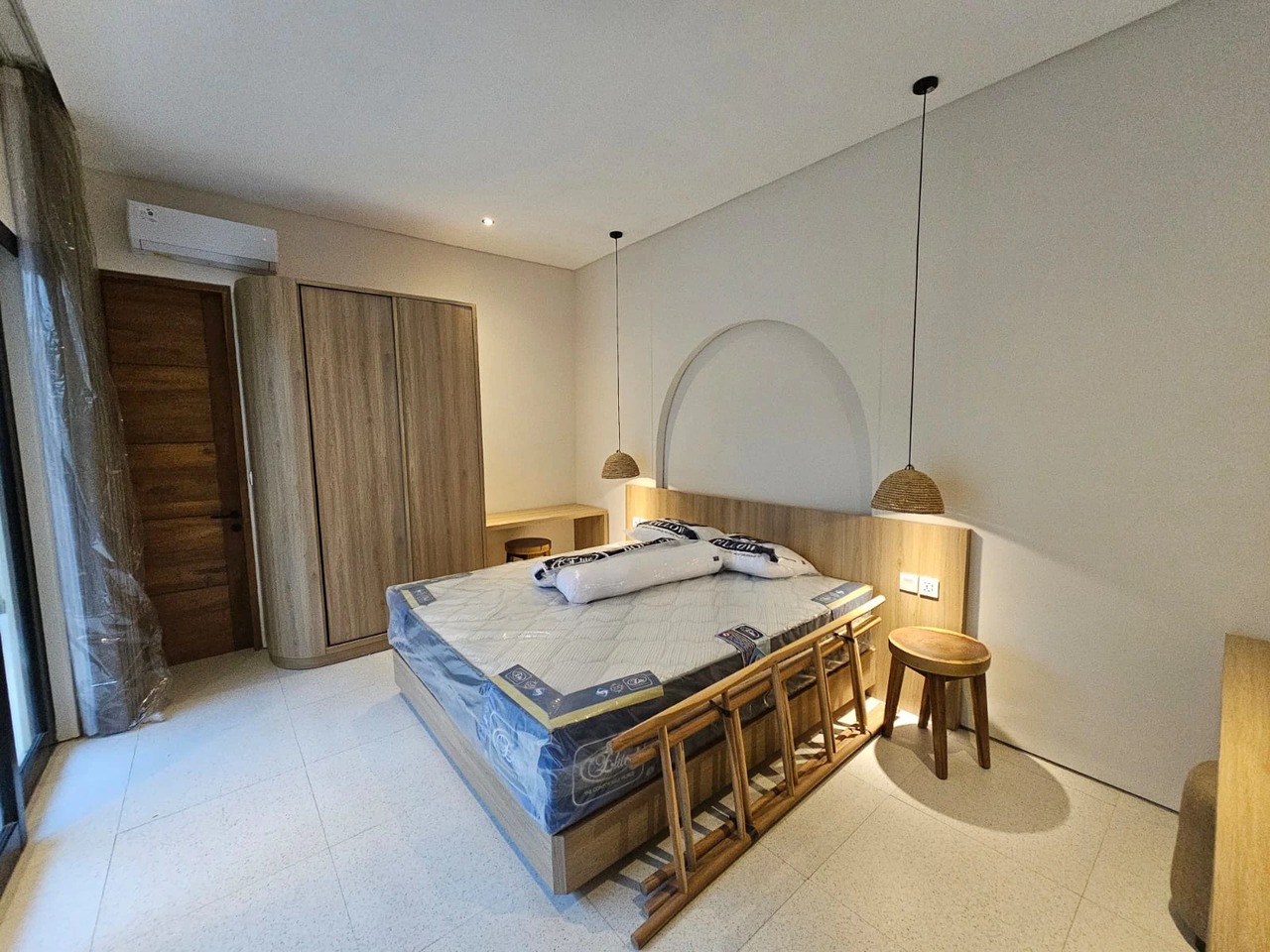DO 85 - VILLA FOR SALE IN KEROBOKAN BALI