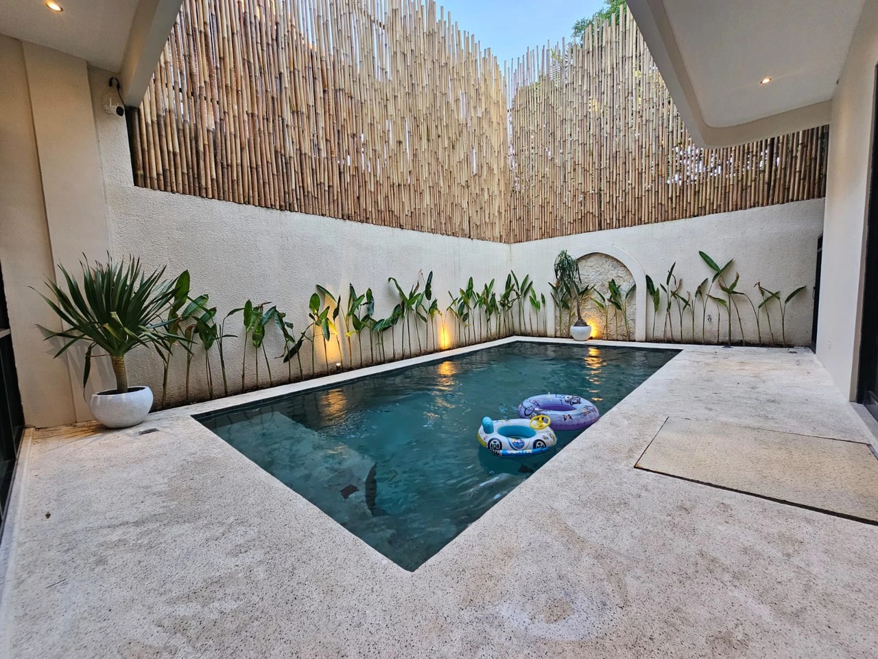 DO 85 - VILLA FOR SALE IN KEROBOKAN BALI