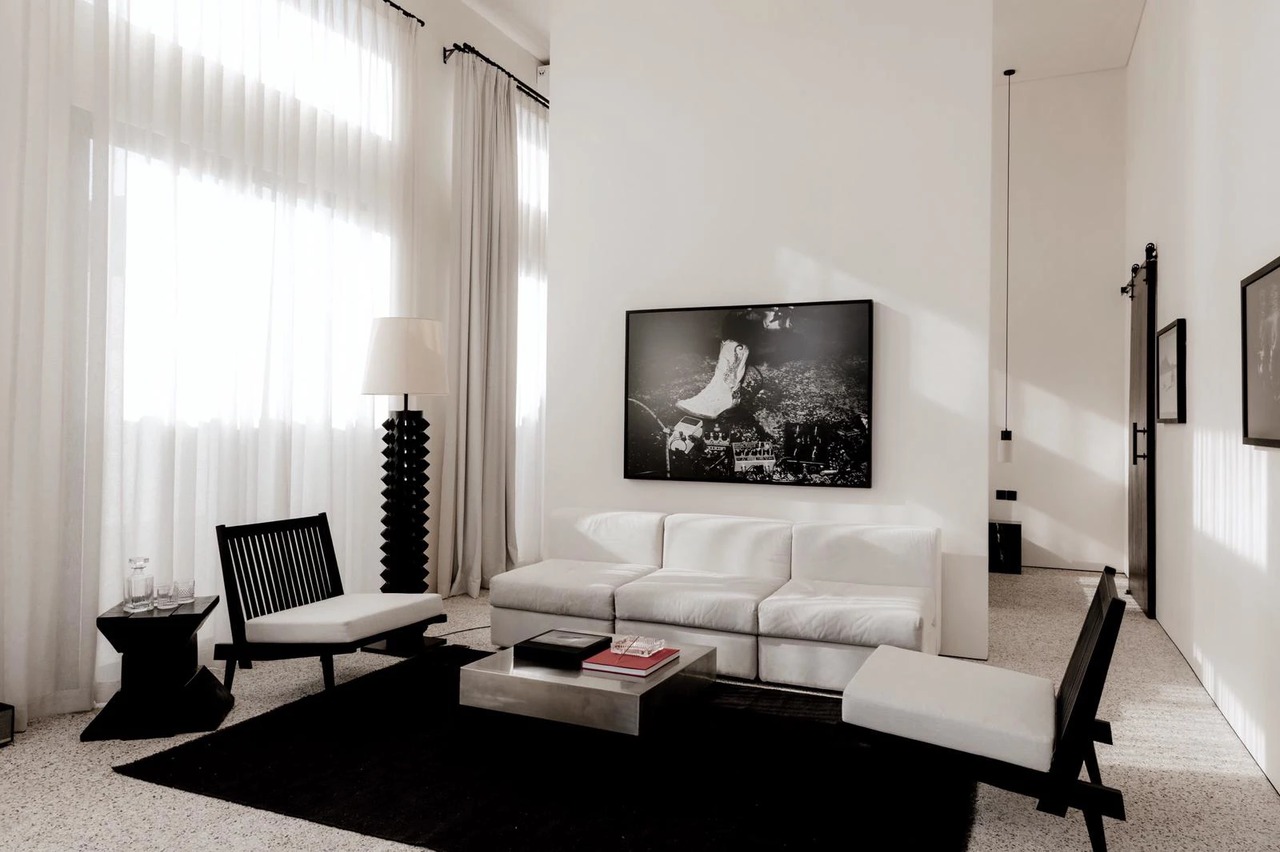 1BD Designer Villa Seseh - AP004