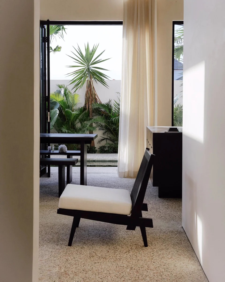 1BD Designer Villa Seseh - AP004
