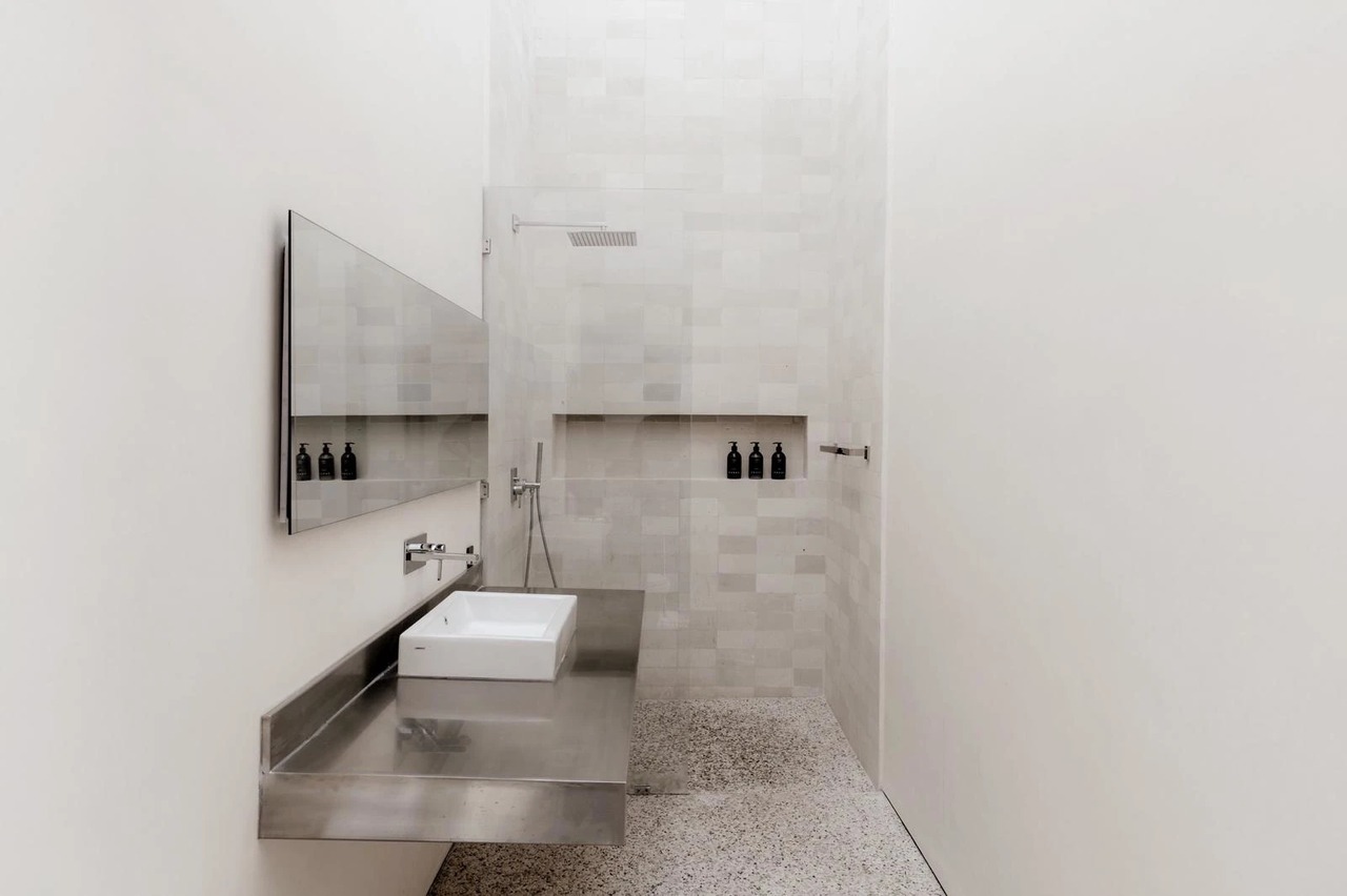 1BD Designer Villa Seseh - AP004