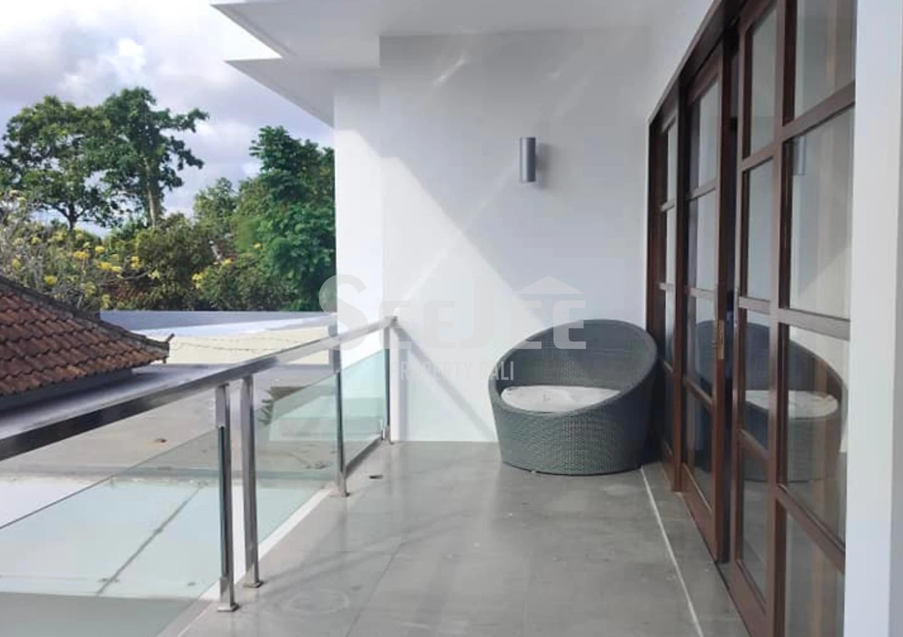 PRIVATE FREEHOLD VILLA IN SEMINYAK