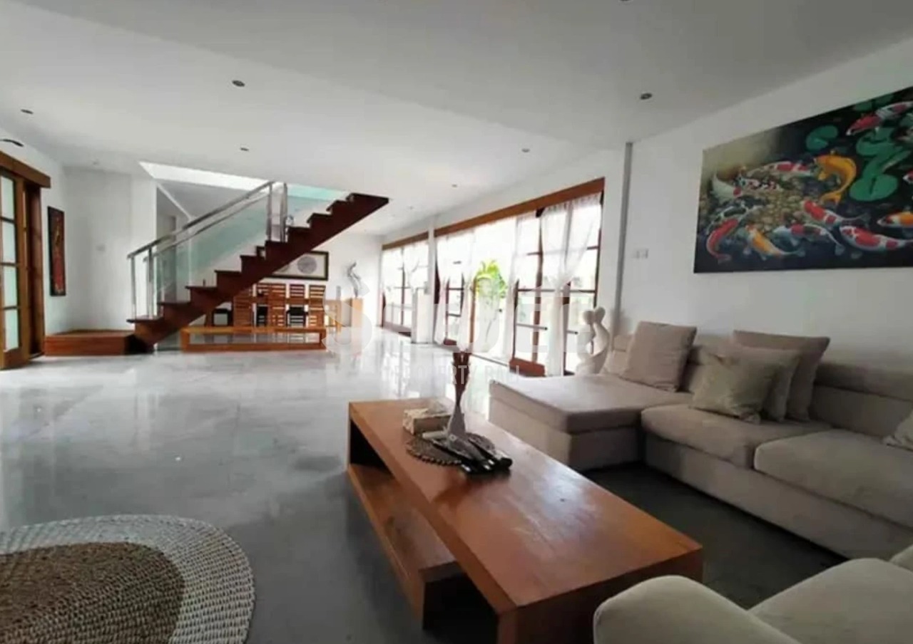 PRIVATE FREEHOLD VILLA IN SEMINYAK